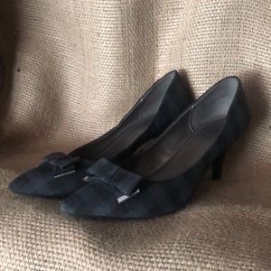 Amelia Grace Plaid pumps with bow